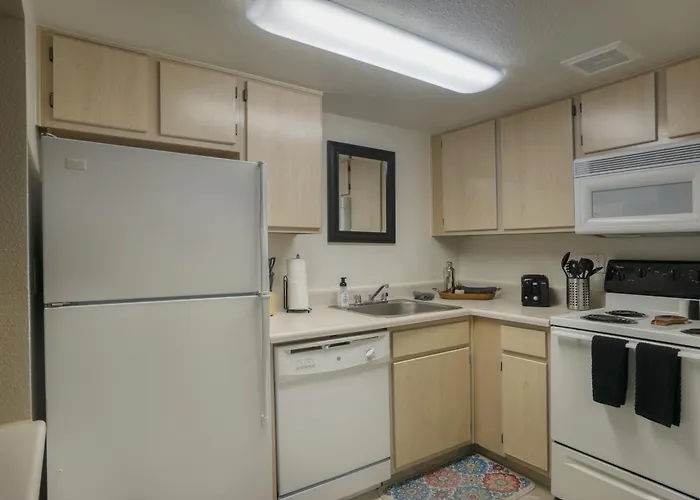 147 Fully Furnished 1br Suite-pet Friendly Scottsdale