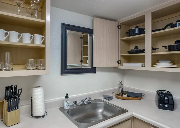 147 Fully Furnished 1br Suite-pet Friendly * Scottsdale
